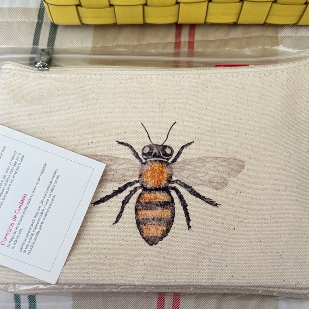 Thirty-One Cream Bee Print Pouch